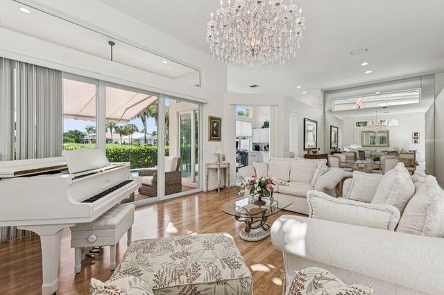 119 Coral Cay Drive, Palm Beach Gardens, FL 33418