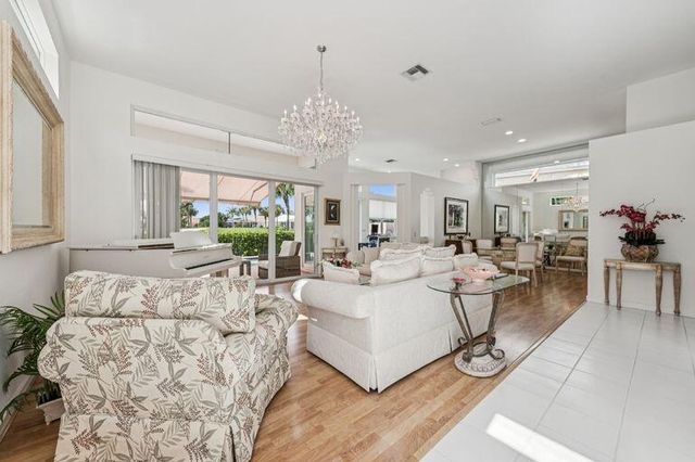 119 Coral Cay Drive, Palm Beach Gardens, FL 33418