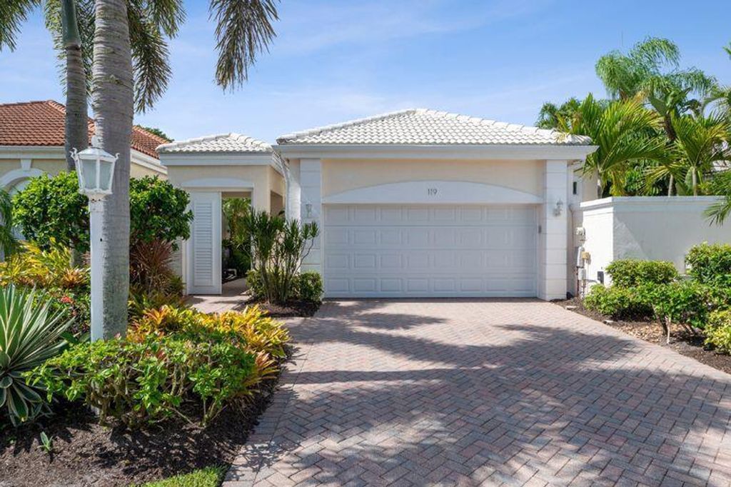 119 Coral Cay Drive, Palm Beach Gardens, FL 33418