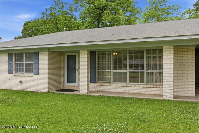 305 Boehle Street, Pearl, MS 39208
