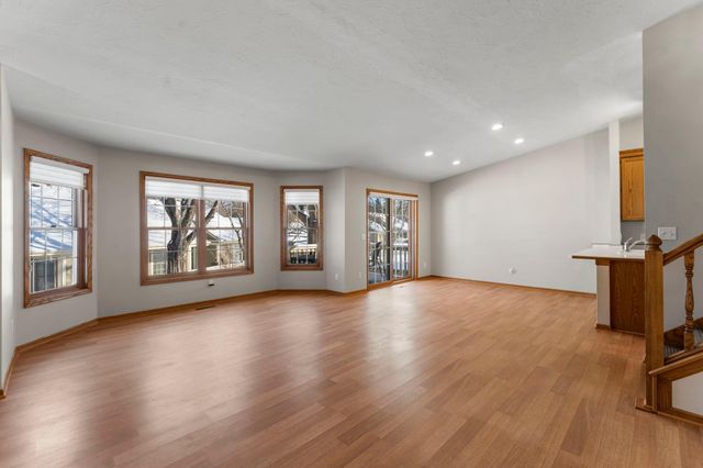 809 Ivy Lane, Eagan, MN 55123