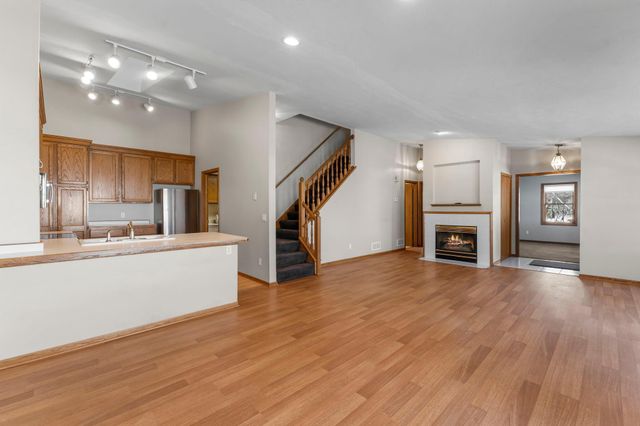 809 Ivy Lane, Eagan, MN 55123