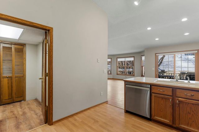 809 Ivy Lane, Eagan, MN 55123