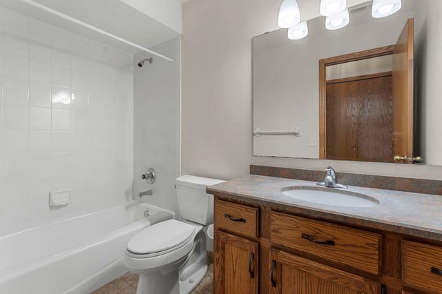 809 Ivy Lane, Eagan, MN 55123