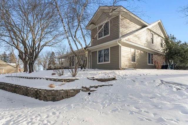 809 Ivy Lane, Eagan, MN 55123