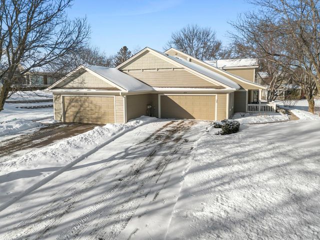 809 Ivy Lane, Eagan, MN 55123