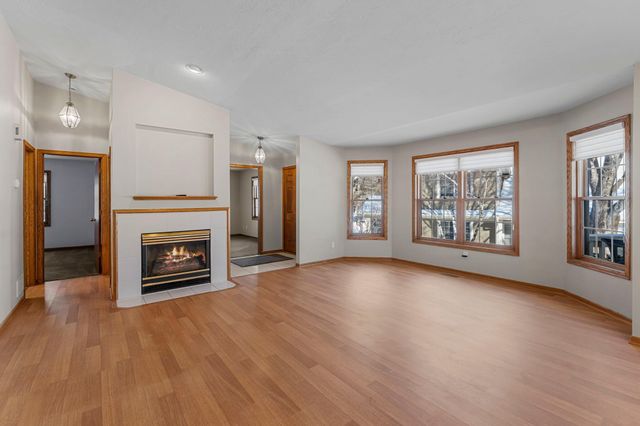 809 Ivy Lane, Eagan, MN 55123