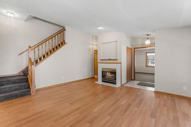 809 Ivy Lane, Eagan, MN 55123