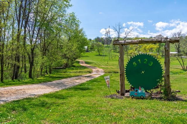 5123 Steam Mill Hollow Rd, Williamsport, TN 38487