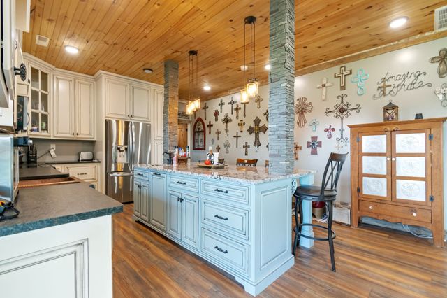 5123 Steam Mill Hollow Rd, Williamsport, TN 38487