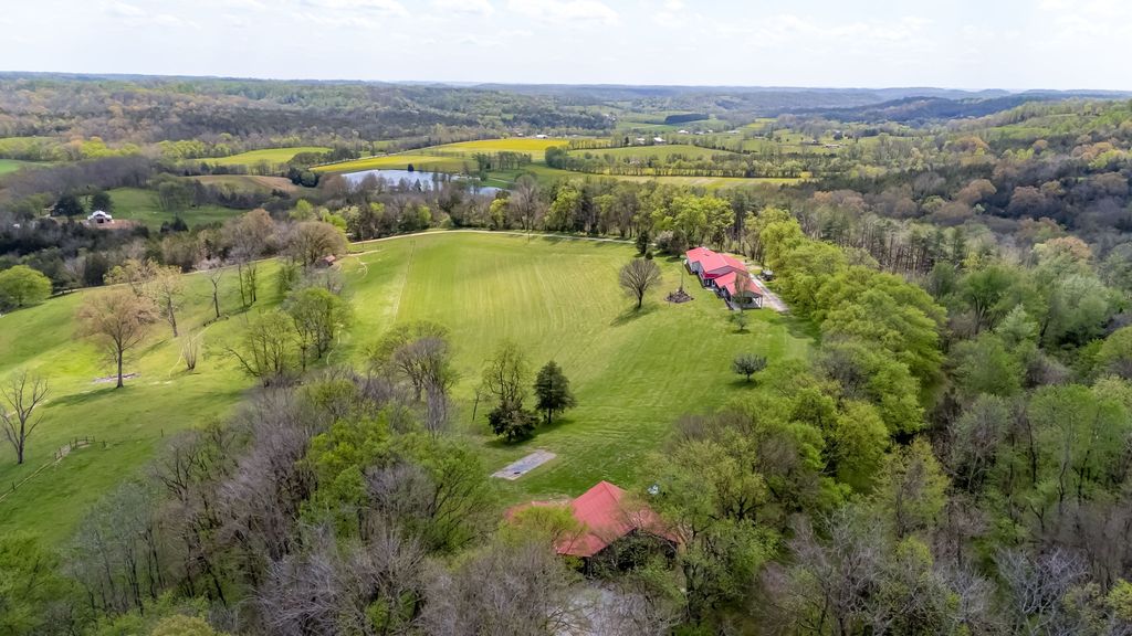 5123 Steam Mill Hollow Rd, Williamsport, TN 38487