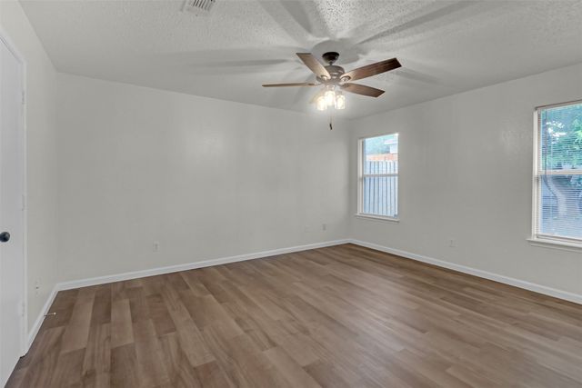 6008 King William Drive, Arlington, TX 76018