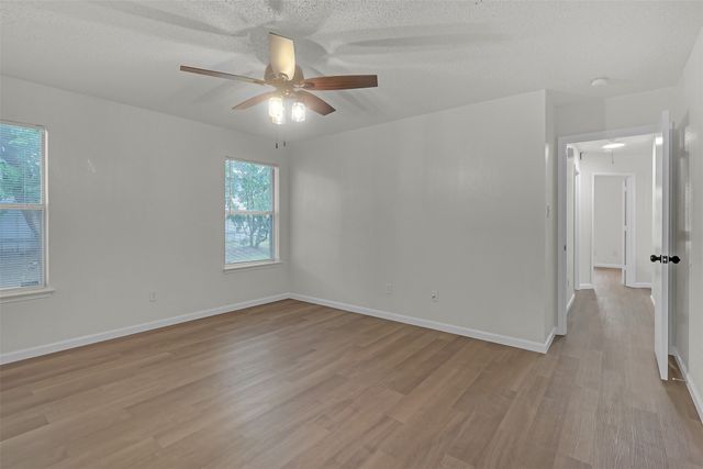 6008 King William Drive, Arlington, TX 76018