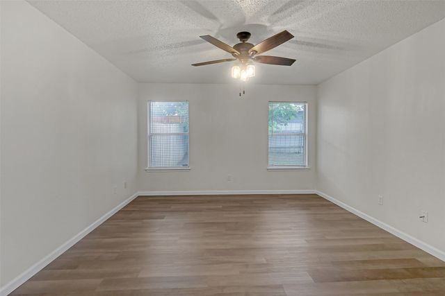 6008 King William Drive, Arlington, TX 76018