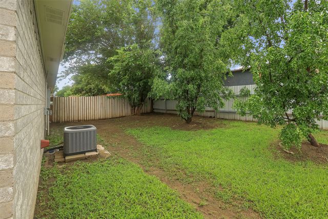 6008 King William Drive, Arlington, TX 76018