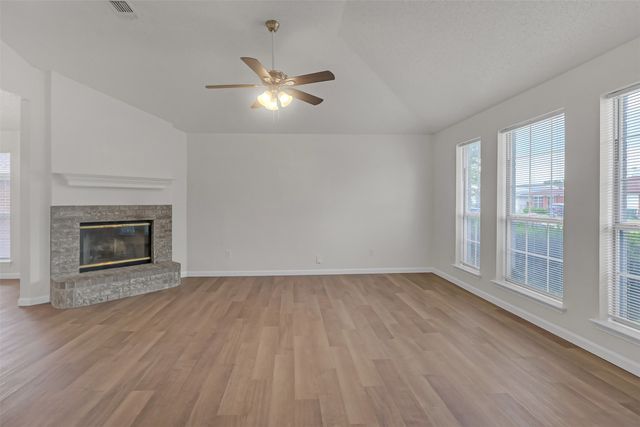 6008 King William Drive, Arlington, TX 76018