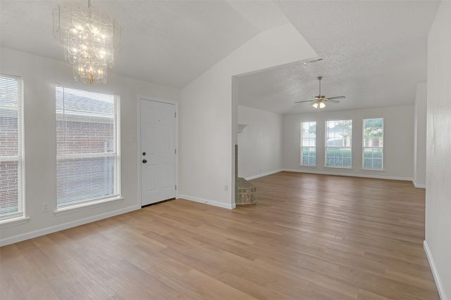 6008 King William Drive, Arlington, TX 76018
