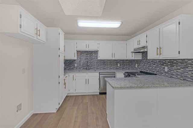 6008 King William Drive, Arlington, TX 76018