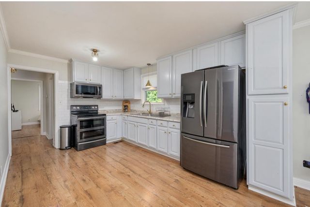 1166 Barnes Rd, Antioch, TN 37013