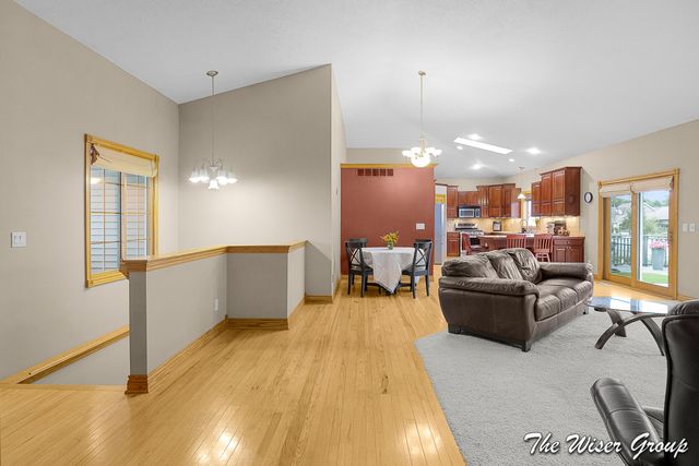 5595 Fieldstone Drive SW, Wyoming, MI 49418