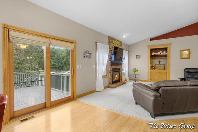 5595 Fieldstone Drive SW, Wyoming, MI 49418