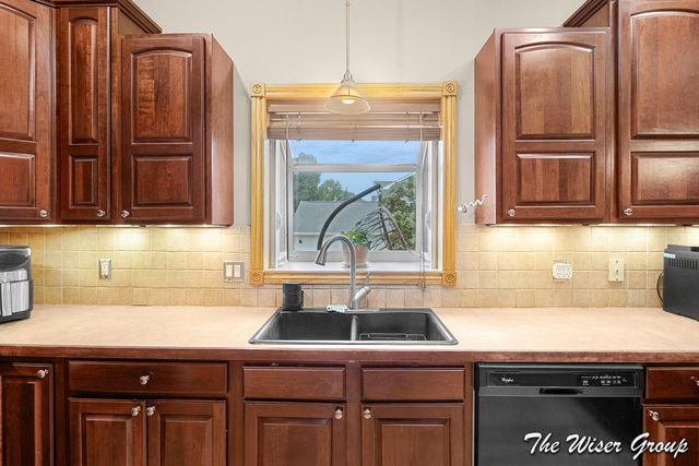 5595 Fieldstone Drive SW, Wyoming, MI 49418