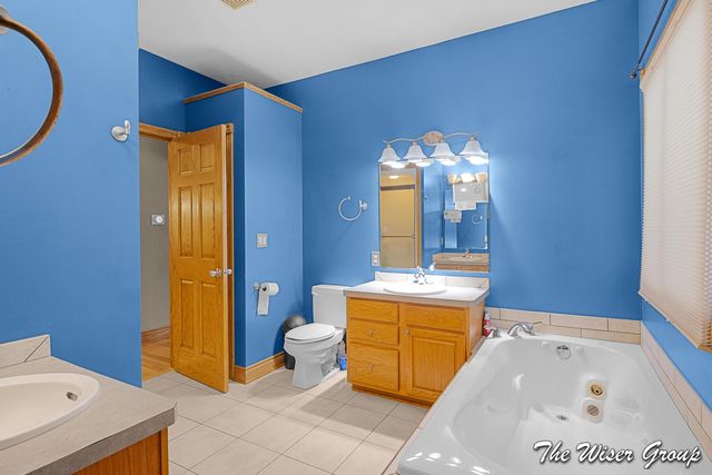 5595 Fieldstone Drive SW, Wyoming, MI 49418