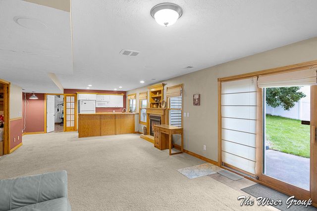 5595 Fieldstone Drive SW, Wyoming, MI 49418