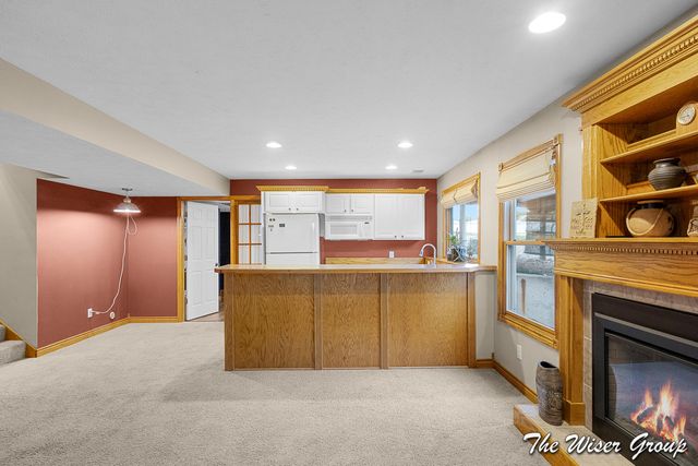 5595 Fieldstone Drive SW, Wyoming, MI 49418