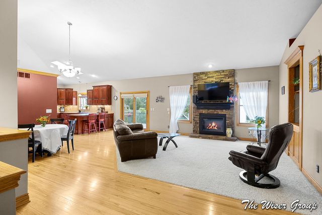 5595 Fieldstone Drive SW, Wyoming, MI 49418