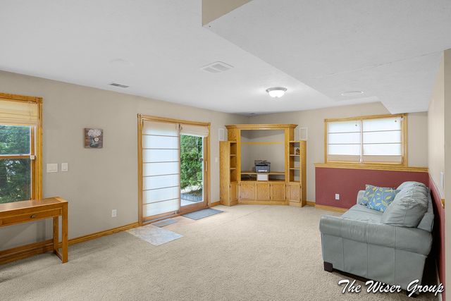 5595 Fieldstone Drive SW, Wyoming, MI 49418