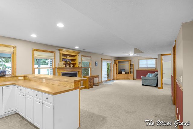 5595 Fieldstone Drive SW, Wyoming, MI 49418