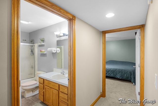 5595 Fieldstone Drive SW, Wyoming, MI 49418