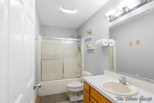 5595 Fieldstone Drive SW, Wyoming, MI 49418