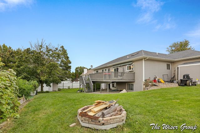 5595 Fieldstone Drive SW, Wyoming, MI 49418