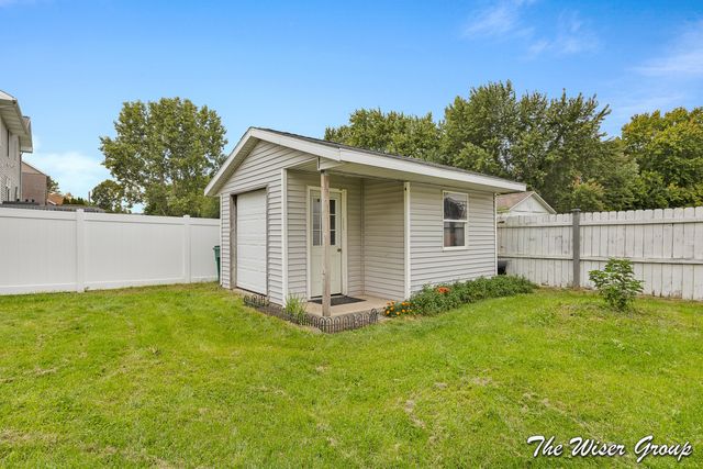 5595 Fieldstone Drive SW, Wyoming, MI 49418