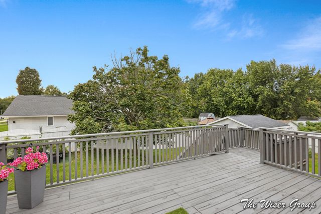 5595 Fieldstone Drive SW, Wyoming, MI 49418