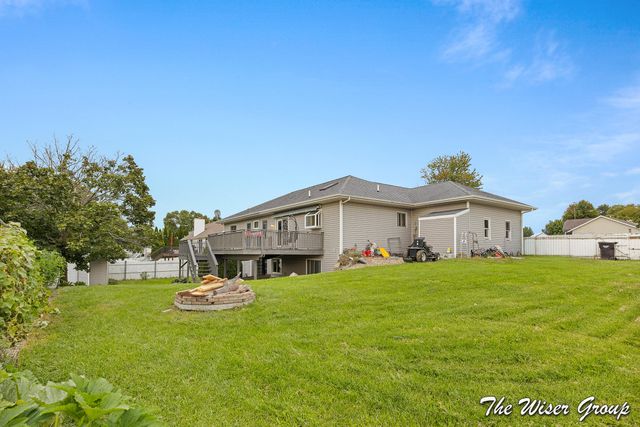 5595 Fieldstone Drive SW, Wyoming, MI 49418