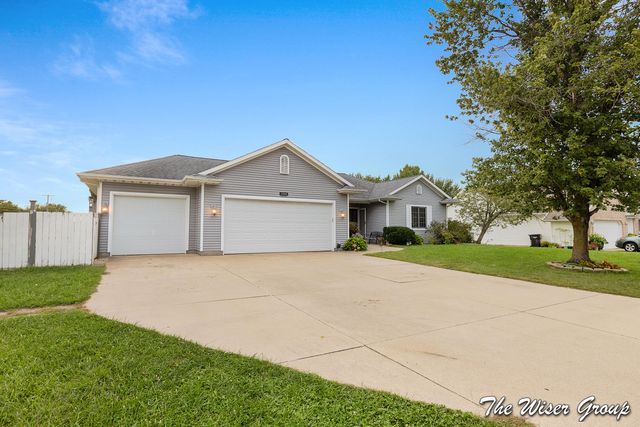 5595 Fieldstone Drive SW, Wyoming, MI 49418