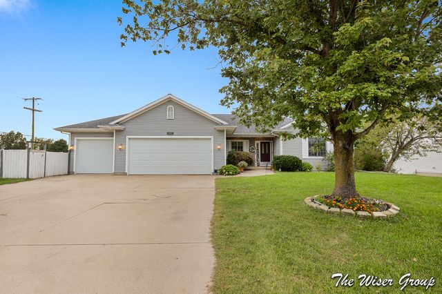 5595 Fieldstone Drive SW, Wyoming, MI 49418