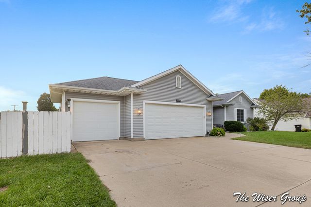 5595 Fieldstone Drive SW, Wyoming, MI 49418