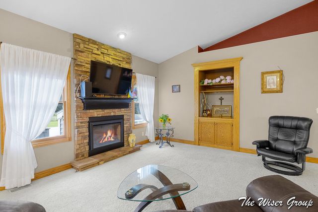 5595 Fieldstone Drive SW, Wyoming, MI 49418