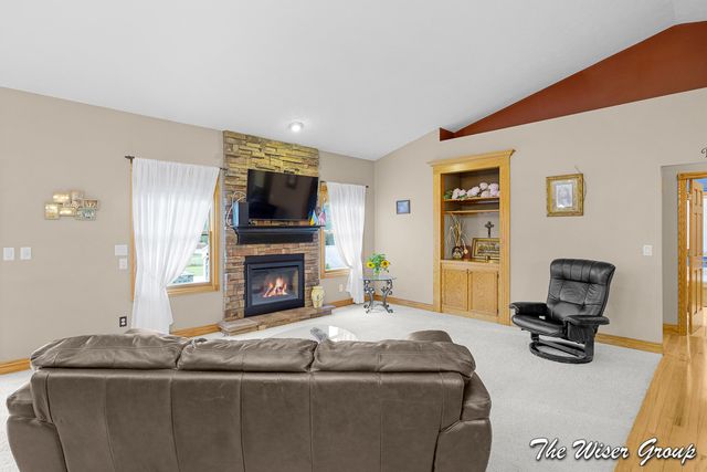5595 Fieldstone Drive SW, Wyoming, MI 49418