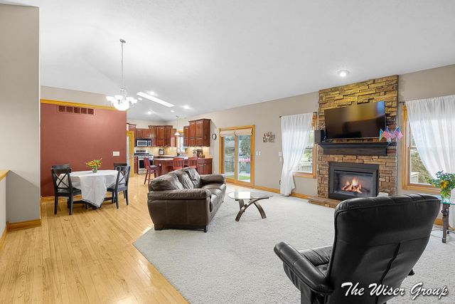 5595 Fieldstone Drive SW, Wyoming, MI 49418