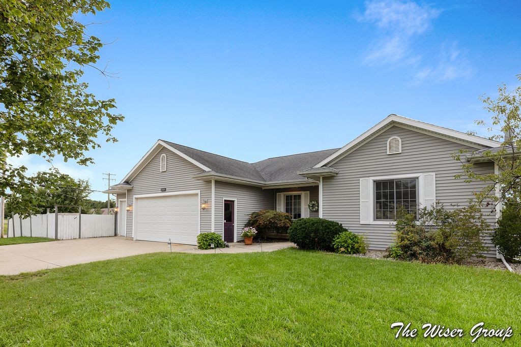 5595 Fieldstone Drive SW, Wyoming, MI 49418