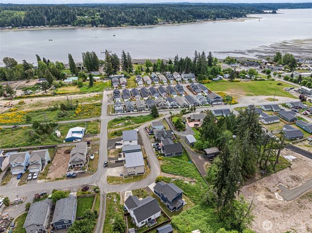 61 E BRADY Loop, Allyn, WA 98524