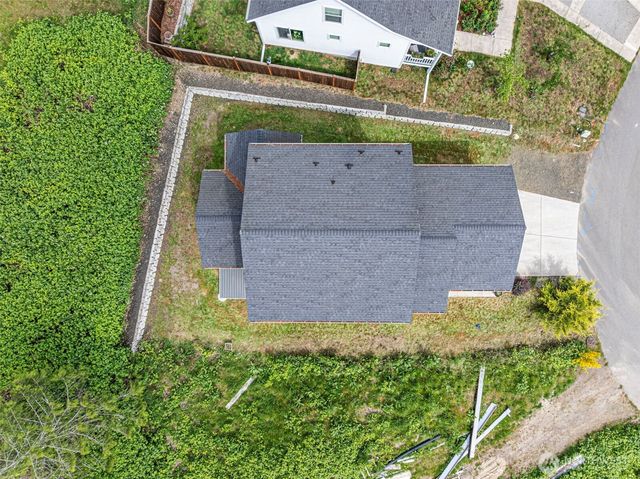 61 E BRADY Loop, Allyn, WA 98524
