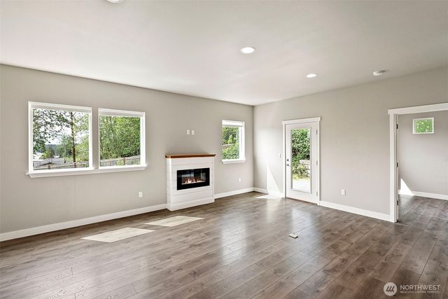 61 E BRADY Loop, Allyn, WA 98524