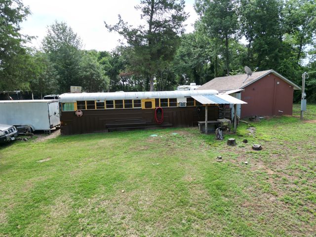 9428 Rolling Acres Road, Tool, TX 75143