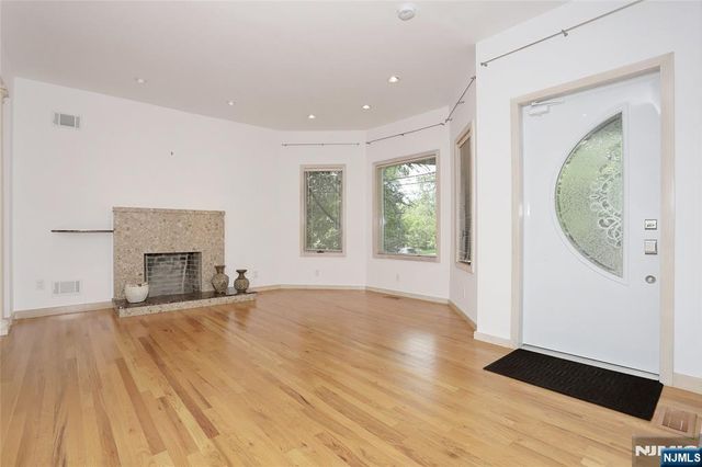25 Bogert Place 1ST.FLOOR, Westwood, NJ 07675